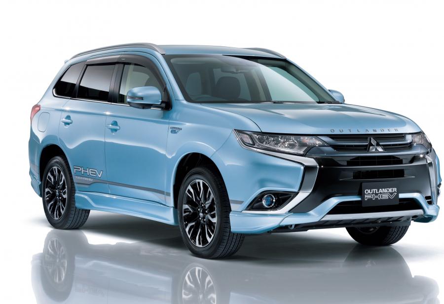 Mitsubishi Outlander PHEV (JP) '2015